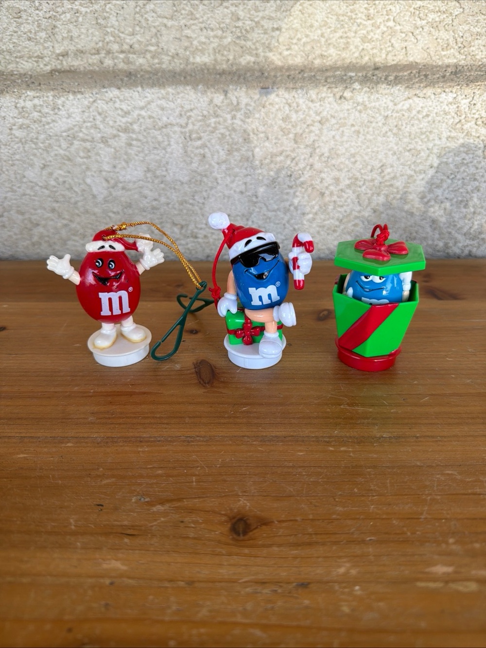 M&M'S Holiday Red & Blue Character Figurine Set with Green Gift